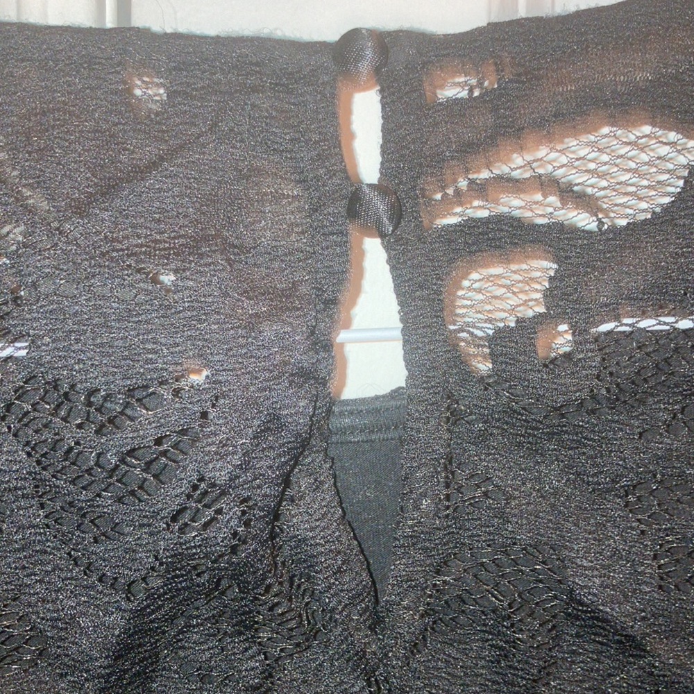Elegant Black long sleeves crop Lace Top - Picture 5 of 8
